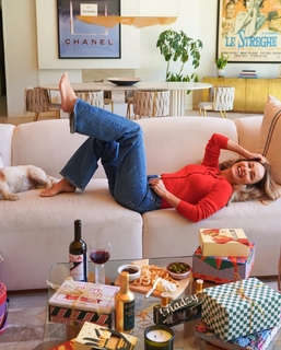 Giada De Laurentiis feet photo thumbnail