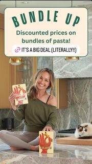 Giada De Laurentiis feet photo thumbnail