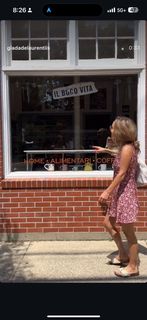 Giada De Laurentiis feet photo thumbnail