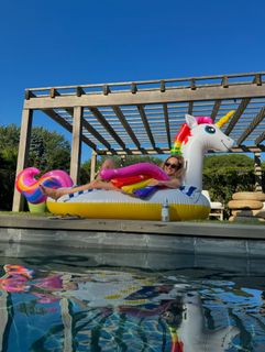 Giada De Laurentiis feet photo thumbnail