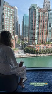 Giada De Laurentiis feet photo thumbnail