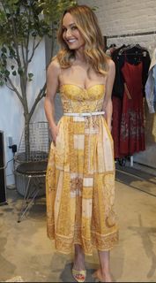 Giada De Laurentiis feet photo thumbnail