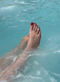 Giada Etro feet photo 5
