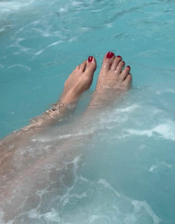 Giada Etro feet photo 4