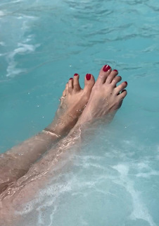 Giada Etro feet photo 3