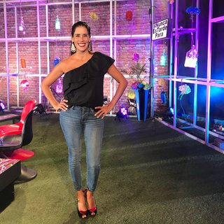 Gianella Neyra feet photo 1