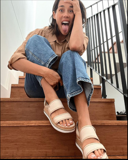 Gianella Neyra feet photo 3