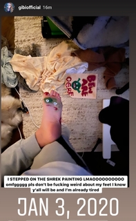 Gibi feet photo thumbnail