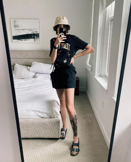 Gibi feet photo thumbnail