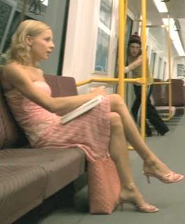 Gigi Edgley feet photo thumbnail