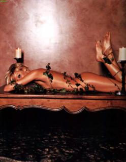 Gigi Edgley feet photo thumbnail