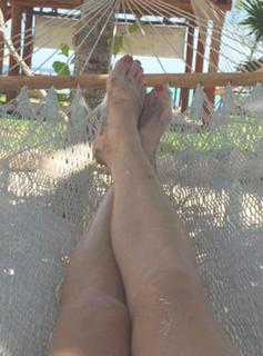 Gigi Edgley feet photo thumbnail