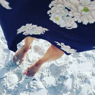 Gigi Edgley feet photo thumbnail