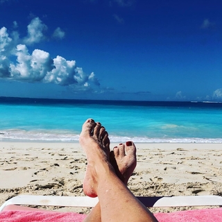 Gigi Edgley feet photo thumbnail