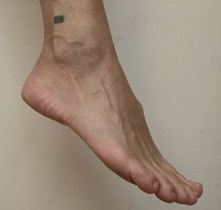 Gigi Edgley feet photo thumbnail