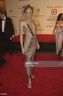 Gigi Edgley feet photo thumbnail
