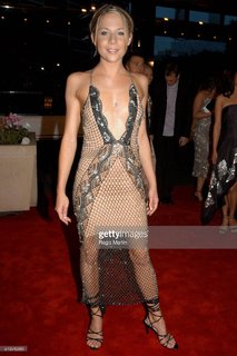 Gigi Edgley feet photo thumbnail