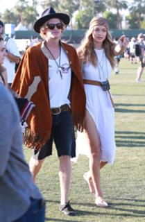 Gigi Hadid feet photo thumbnail