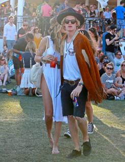 Gigi Hadid feet photo thumbnail