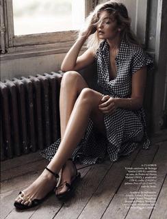 Gigi Hadid feet photo thumbnail