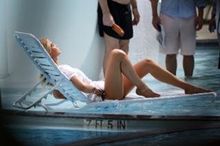 Gigi Hadid feet photo thumbnail