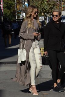 Gigi Hadid feet photo thumbnail