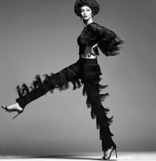 Gigi Hadid feet photo thumbnail