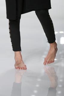 Gigi Hadid feet photo thumbnail