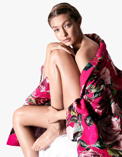 Gigi Hadid feet photo thumbnail