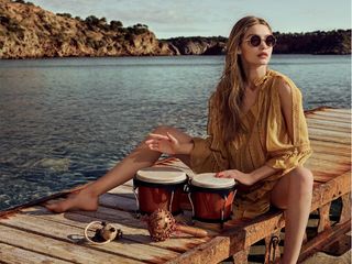 Gigi Hadid feet photo thumbnail