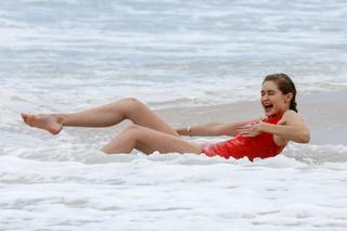 Gigi Hadid feet photo thumbnail