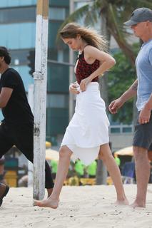 Gigi Hadid feet photo thumbnail