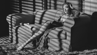 Gigi Hadid feet photo thumbnail