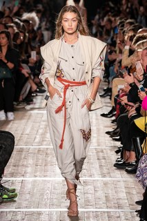 Gigi Hadid feet photo thumbnail