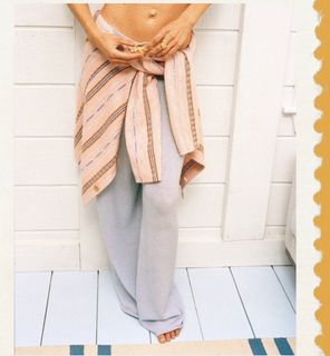 Gigi Hadid feet photo 18