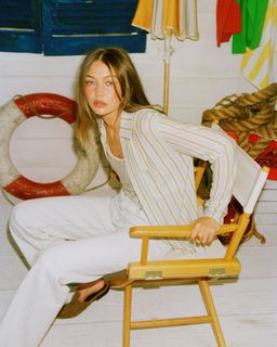 Gigi Hadid feet photo 16