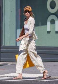 Gigi Hadid feet photo 2