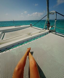 Gigi Hadid feet photo 5