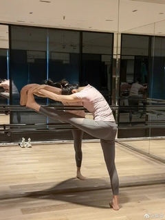 Gigi Lai feet photo 17