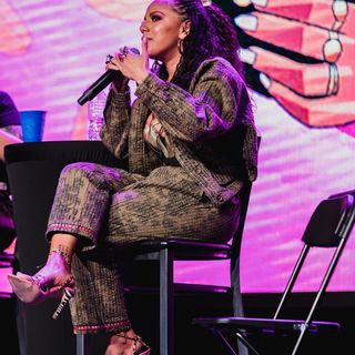 Gila Shlomi feet photo 8