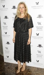 Gillian Anderson feet photo thumbnail
