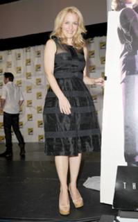 Gillian Anderson feet photo thumbnail