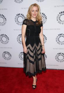 Gillian Anderson feet photo thumbnail