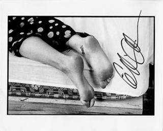 Gillian Anderson feet photo thumbnail