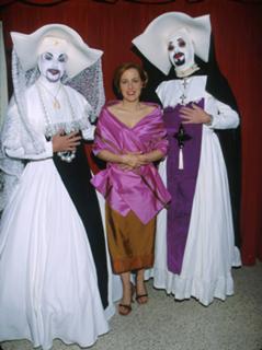 Gillian Anderson feet photo thumbnail
