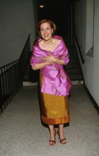 Gillian Anderson feet photo thumbnail