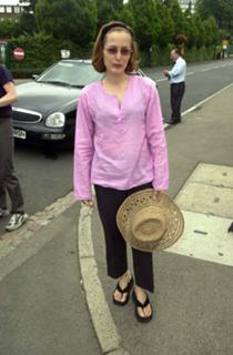 Gillian Anderson feet photo thumbnail