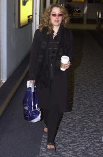 Gillian Anderson feet photo thumbnail