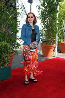 Gillian Anderson feet photo thumbnail