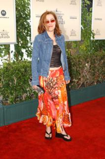 Gillian Anderson feet photo thumbnail